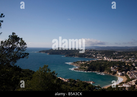 Vista di Llafranc dal Cami de Ronda in Costa Brava Catalogna Spagna Spagna Foto Stock