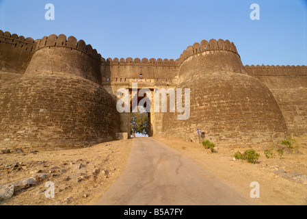 Massiccio forte costruito nel 1458 d.c. per Rana Kumbha Kumbhalgarh Rajasthan India Asia Foto Stock