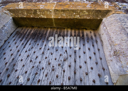 Porta di ingresso di St Andrew Chiesa Winterborne Tomson Foto Stock