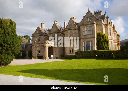 Muckross House costruito nel 1843, Muckross Estate, Parco Nazionale di Killarney, Munster, Repubblica di Irlanda Foto Stock