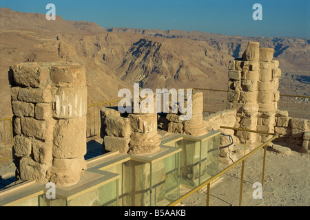 Rovinato Palazzo d'inverno del re Erode sulla sommità della rocca di Masada, il Deserto della Giudea, Israele, Medio Oriente Foto Stock
