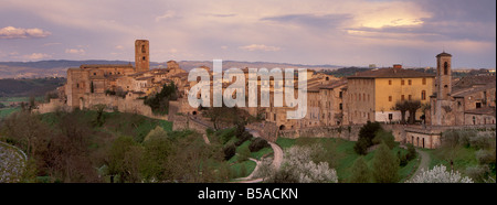 Colle di Val d'Elsa, cittadina medievale nei pressi di Siena, Toscana, Italia, Europa Foto Stock