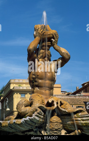 Il XVII secolo Fontana del Tritone di Gian Lorenzo Bernini Piazza Barberini Roma Lazio Italia Europa Foto Stock