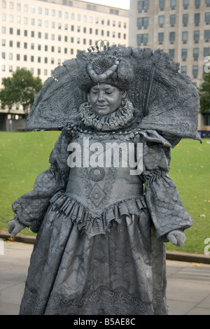 Street performer at South Bank di Londra Foto Stock