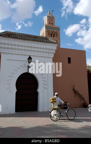 Il minareto di Koutoubia nel cuore della vecchia medina, Marrakech, Marocco, Africa Foto Stock