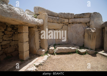 Mnajdra, un tempio megalitico costruito alla fine del terzo milennium BC, Sito Patrimonio Mondiale dell'UNESCO, Malta, Europa Foto Stock