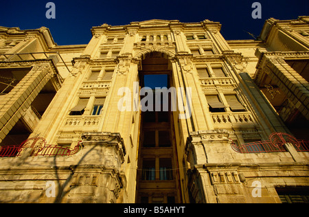 Balluta edificio, costruito nel 1928 su Balluta Bay, Balluta, St Julians, Malta, Europa Foto Stock