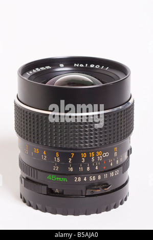 Una Mamiya 45mm F2.8 obiettivo grandangolare per una messa a fuoco manuale mamiya m645 medio formato 120 film roll fotocamera Foto Stock