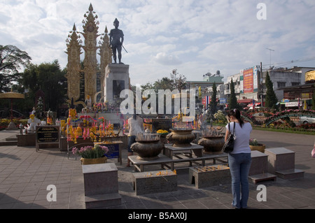 Memorial ad ingresso a Chiang Rai, Thailandia, Sud-est asiatico Foto Stock