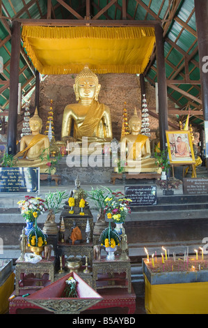 Wat Phra That Chedi Luang di Chiang Saen, Triangolo Dorato, Thailandia, Sud-est asiatico Foto Stock