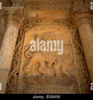 Mamas domato e rode lion con agnello, Chiesa della tomba di San Mamas, Guzelyurt, Cipro Foto Stock