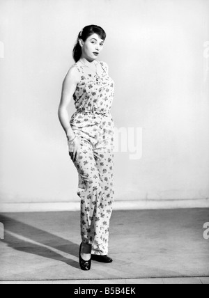 Abbigliamento: moda: Nightwear. 1957 B492-007 Foto Stock