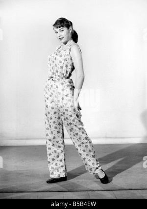 Abbigliamento: moda: Nightwear. 1957 B492-010 Foto Stock