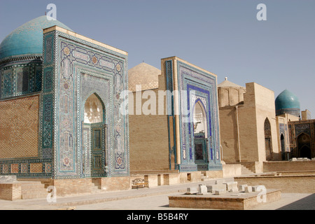 I mausolei di Shah-i-Zinda (tomba del re vivente), Samarcanda, Uzbekistan in Asia centrale Foto Stock