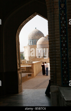 I mausolei di Shah-i-Zinda (tomba del re vivente), Samarcanda, Uzbekistan in Asia centrale Foto Stock