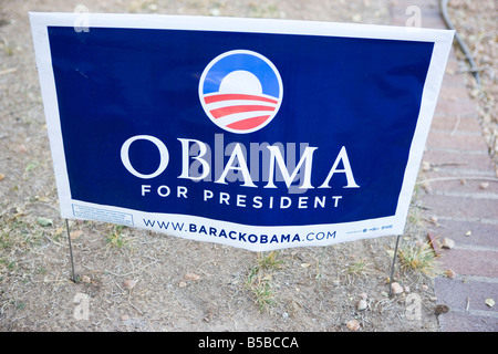 Obama per il presidente campagna segno nel cortile di fronte a casa, Colorado, Stati Uniti STATI UNITI D'AMERICA Foto Stock