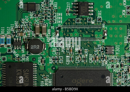 Una parte della scheda a circuito stampato del computer dal disco rigido Foto Stock