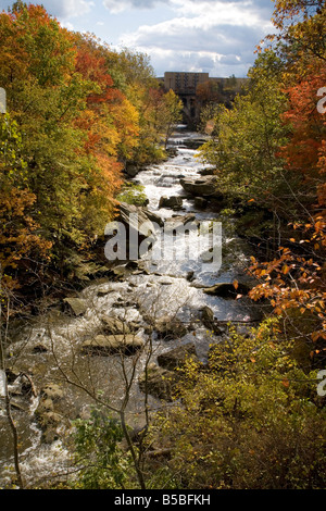 Cleveland Ohio Berea cade sul Rocky River in Rocky River prenotazione Metropark Foto Stock
