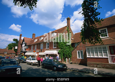 Negozi del villaggio, Beaulieu, Hampshire, Inghilterra, Europa Foto Stock