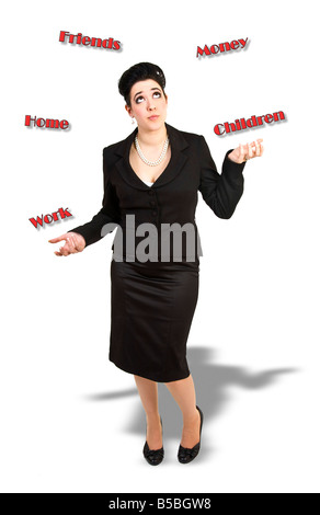 Business donna giocoleria lavoro, amici, home, il denaro e i bambini. Foto Stock