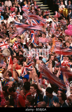 Udienza in ultima notte del Prom in 1992, Royal Albert Hall, Kensington, Londra, Inghilterra, Europa Foto Stock