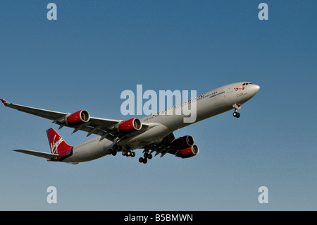 Una bellissima Virgin Atlantic operato a lungo raggio Airbus 340-600 Foto Stock