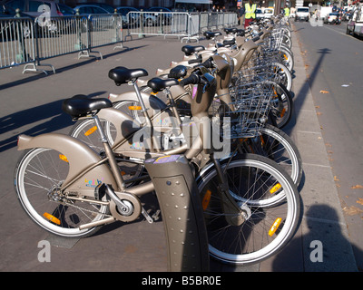 Velib libertà biciclette presso l'Hotel de la Ville di Parigi. Il programma è sostenuto dalla Mairie de Paris Foto Stock