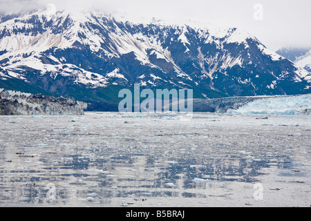 Hubbard e Valerie ghiacciai fluiscono insieme nella baia di disincanto e di Yakutat Bay in Alaska e Yukon Canada Foto Stock