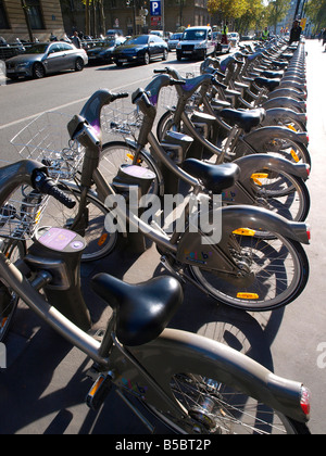 Velib libertà biciclette presso l'Hotel de la Ville di Parigi. Il programma è sostenuto dalla Mairie de Paris Foto Stock