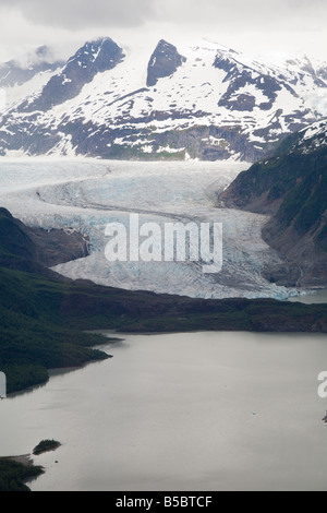 Mendenhall Glacier fluisce nel Mendenhall lago vicino a Juneau, Alaska, STATI UNITI D'AMERICA Foto Stock