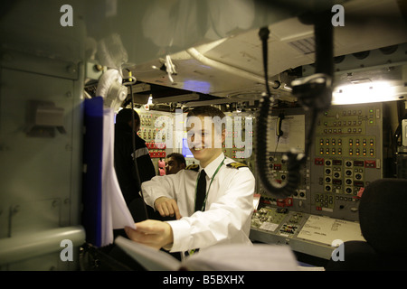 Il tenente Alastair Harris on board HMS Vanguard ormeggiato a Faslane Base Navale Foto Stock