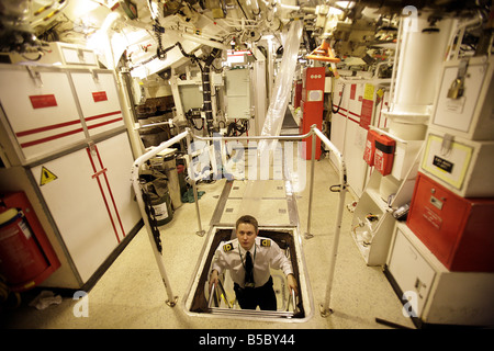 Il tenente Alastair Harris on board HMS Vanguard ormeggiato a Faslane Base Navale Foto Stock