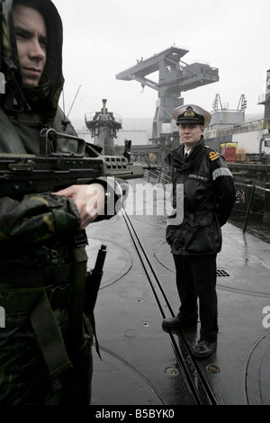 Il tenente Alastair Harris on board HMS Vanguard ormeggiato a Faslane Base Navale Foto Stock