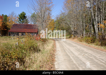 I colori autunnali lungo Bog Road in Campton New Hampshire USA che è parte della Scenic New England Foto Stock