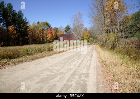 I colori autunnali lungo Bog Road in Campton New Hampshire USA che è parte della Scenic New England Foto Stock