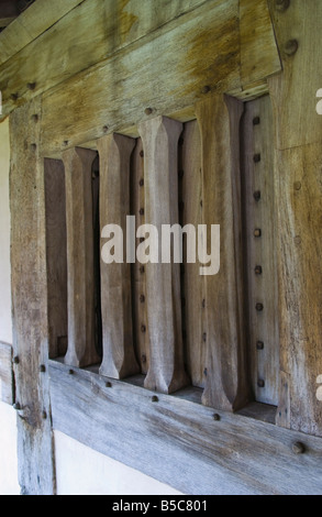 Rinnovate la struttura di legno finestra alla Corte Tretower Powys South Wales UK un paese medioevale casa risalente al XIV secolo Foto Stock