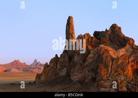 Sunrise sulla Chiesa Rock, Kayenta, Arizona Foto Stock