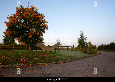 Il segno a Needham Market Lago, Suffolk. Foto Stock