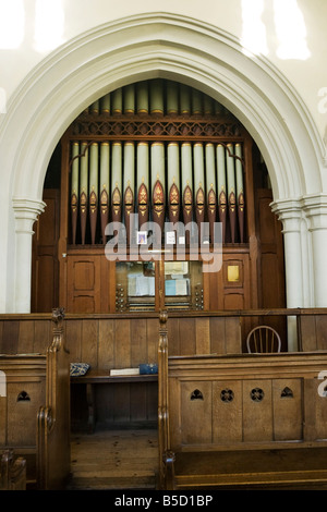 Organo interno St Marys chiesa parrocchiale di Cavendish, Suffolk, Regno Unito Foto Stock