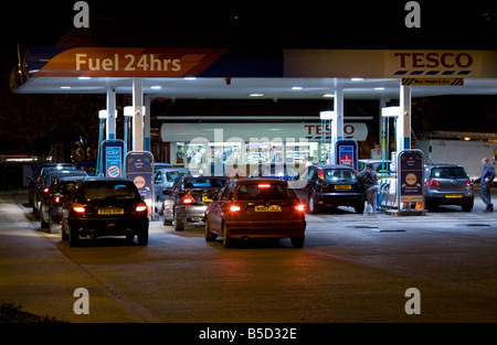 Tesco stazione di benzina - Aylesbury - Buckinghamshire Foto Stock