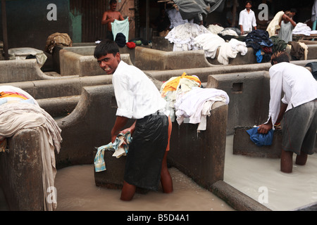 Lavoratori in Dhoby Gat, Mumbai, India Foto Stock