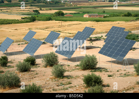 Pannelli solari. Lleida (Catalogna) Spagna Foto Stock