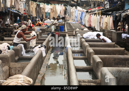 Lavoratori in Dhoby Gat, Mumbai, India Foto Stock