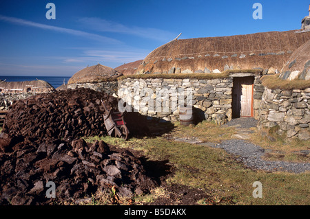 Garenin nero della casa di villaggio, Garenin (Gearranan), costa ovest di Lewis, isola di Lewis, Ebridi Esterne, Scozia, Europa Foto Stock