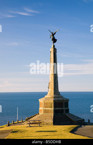 Torre dall'italiano Mario Rutelli, Memoriale di guerra sul punto del castello su Cardigan Bay, Aberystwyth, Ceredigion, Dyfed Galles Foto Stock