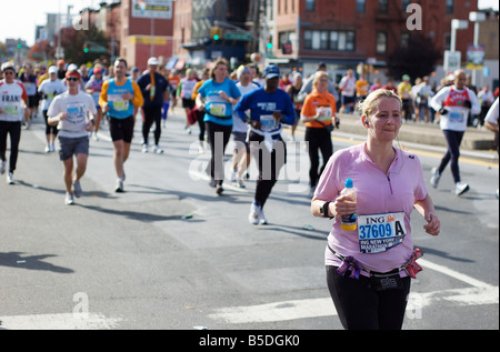 ING New York City corridori della maratona 2008 (per solo uso editoriale) Foto Stock