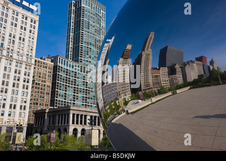 Cloud Gate scultura di Anish Kapoor, Millennium Park di Chicago, Illinois, USA, America del Nord Foto Stock