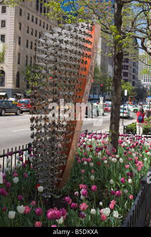 La scultura cinetica di North Michigan Avenue, il Magnificent Mile di Chicago, Illinois, USA, America del Nord Foto Stock