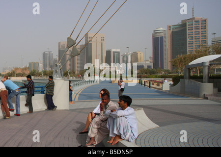 Una CORNICHE A DUBAI Foto Stock