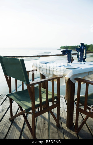 Cena informale tavolo con vista mare Foto Stock